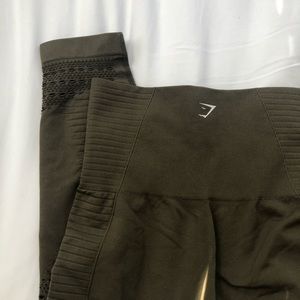 Gymshark | Khaki Cropped Energy Seamless Leggings